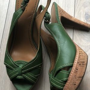 NINE WEST /Green Platform Heels